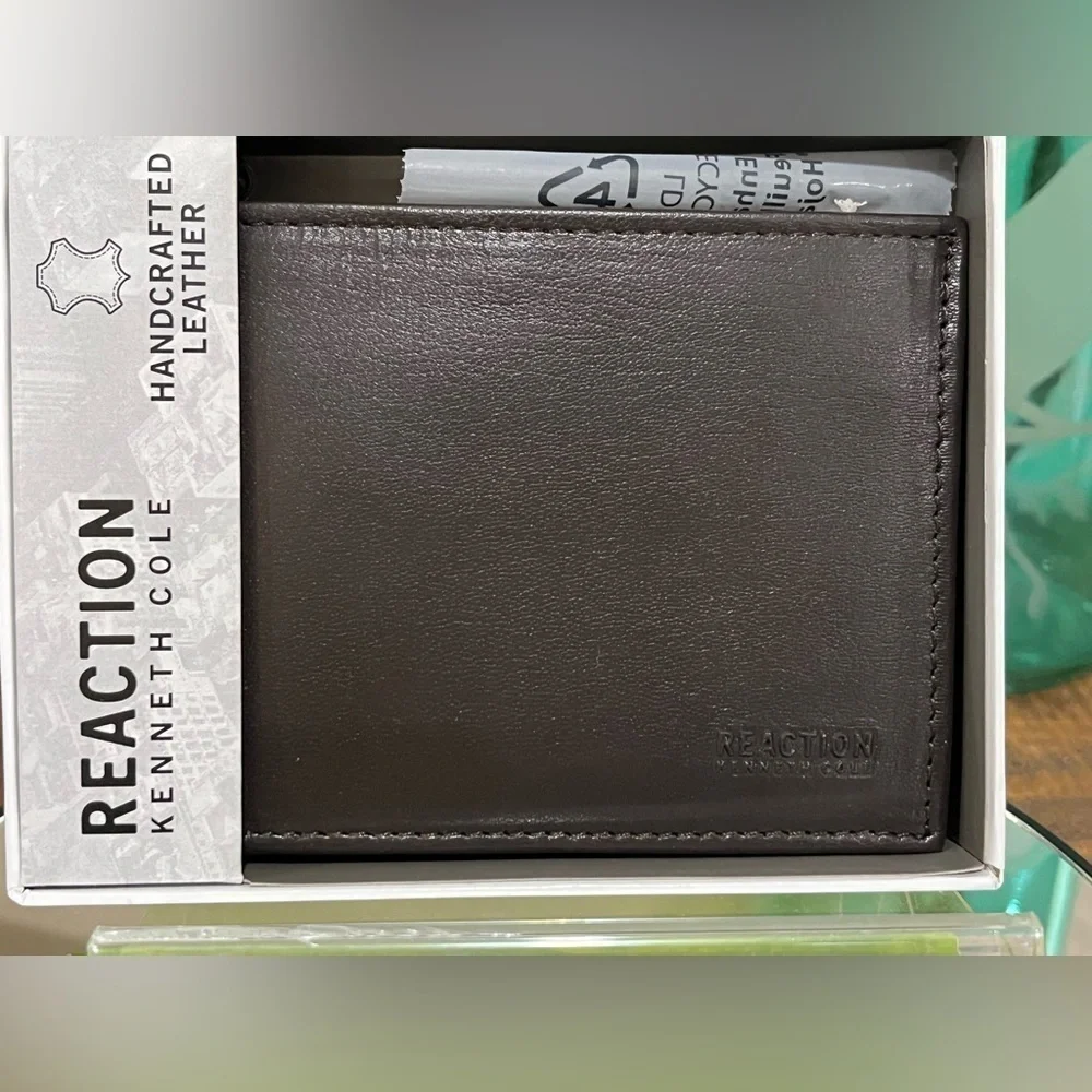 Kenneth Cole Reaction Brown Leather Wallet, new!